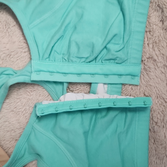 Fruit of the Loom Front Closure Sports Bras - Picture 2 of 4